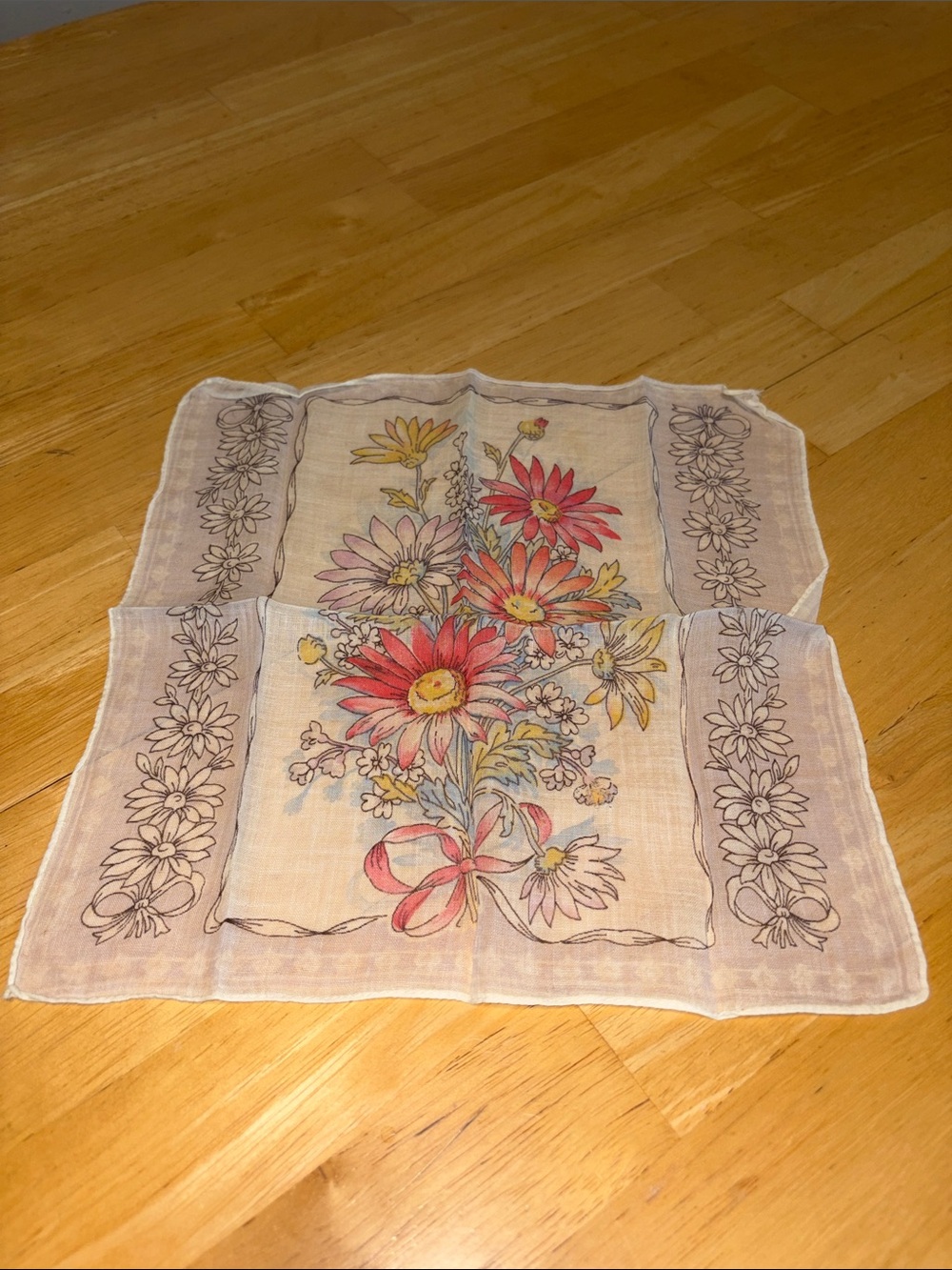 Vintage 1960s/1970s Floral Handkerchief | Groovy Pink & Yellow Daisy Bouquet 💐